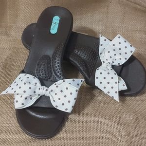 NWOT OKA b. brown slides